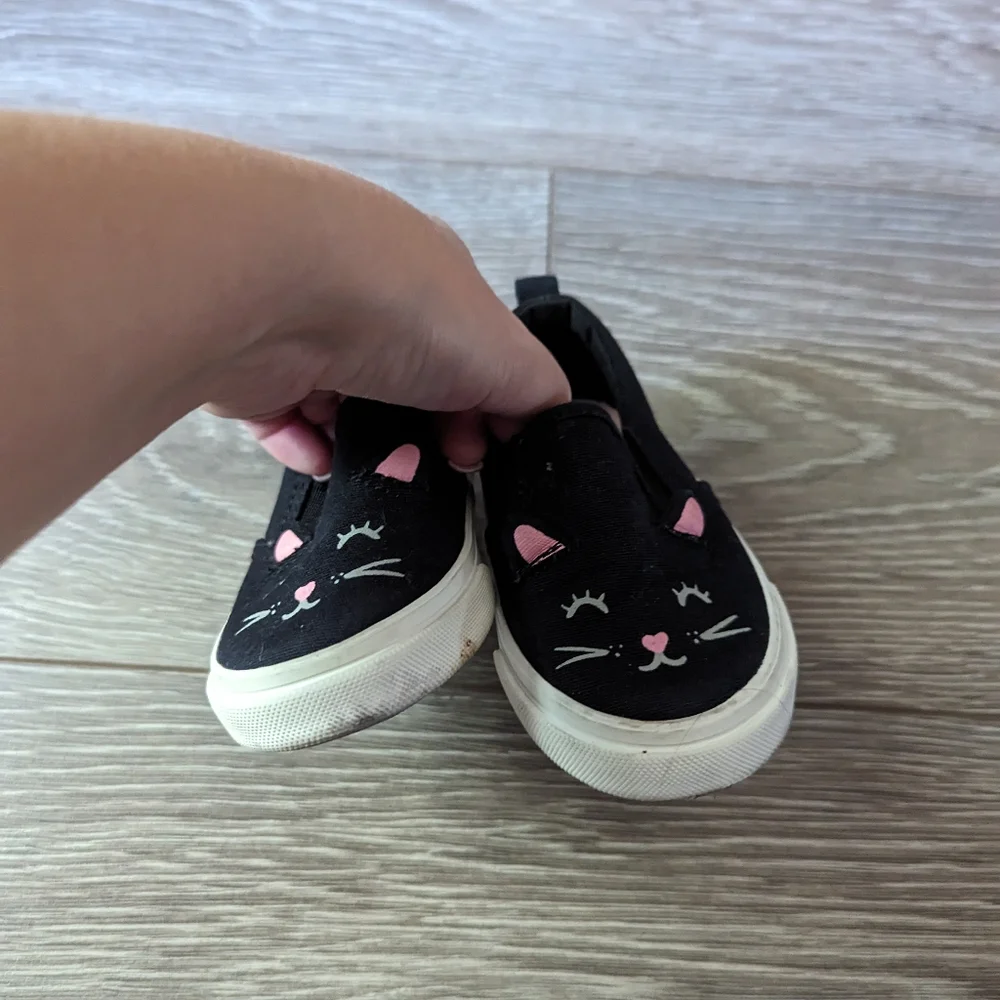 Old Navy Black Kitten Slip On Canvas Shoes Toddler Size 5